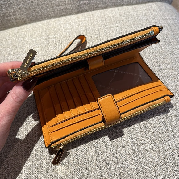 Genuine Michael Kors Clutch - Picture 6 of 12